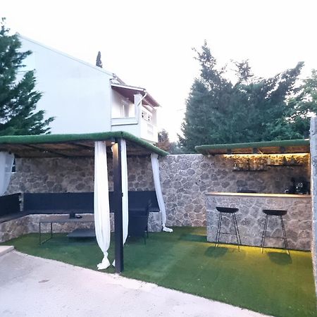 Luxvilla Agioi Deka  Bagian luar foto